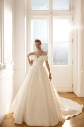Eva Lendel Vincenza #0 default thumbnail
